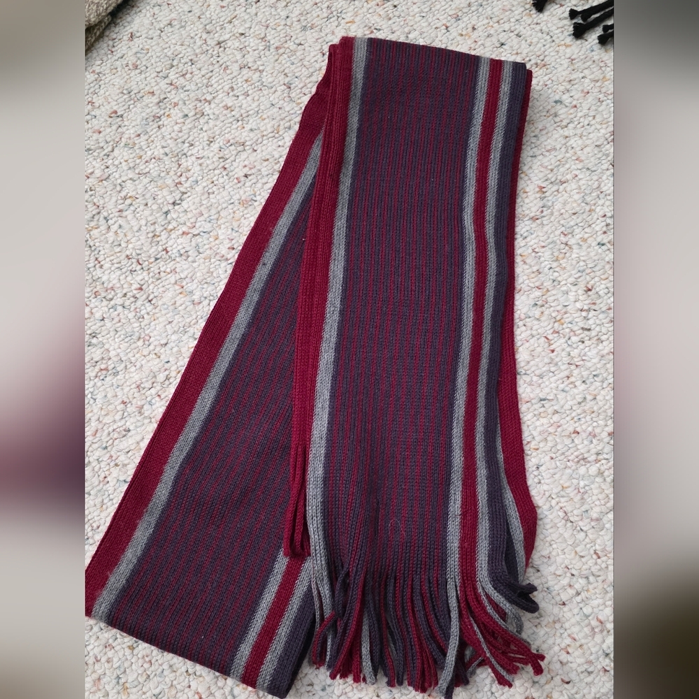 Stylish Burgundy and Gray Men's Scarf